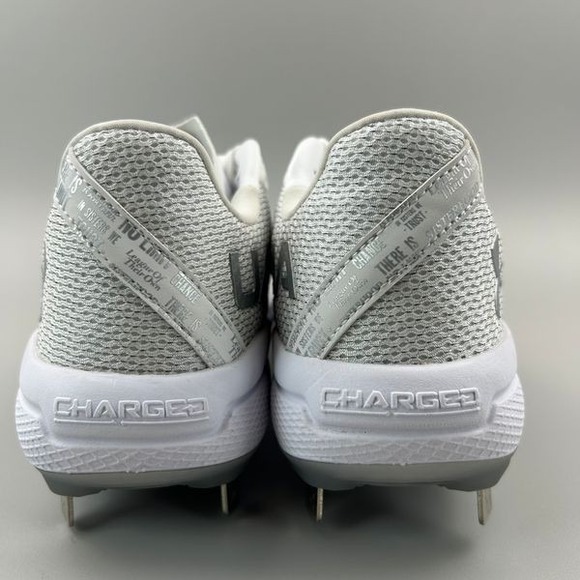 Under Armour Glyde 2.0 Metal Softball Cleats Women Size 6 White 3026601-100 NEW - Picture 4 of 6